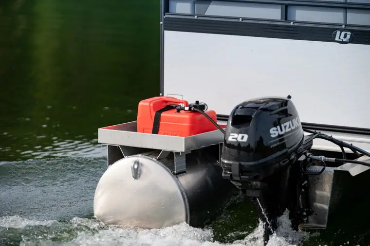 Portable fuel tank on the rear deck
