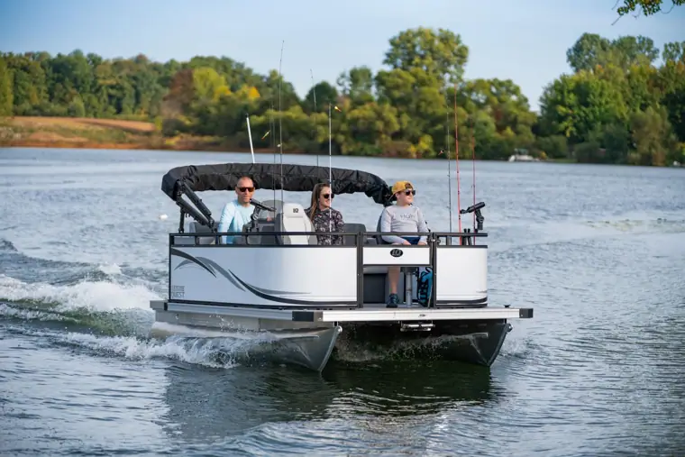 Leisure Quest cruising with three aboard