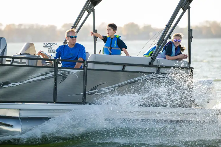 18-foot Panfish running with the family aboard
